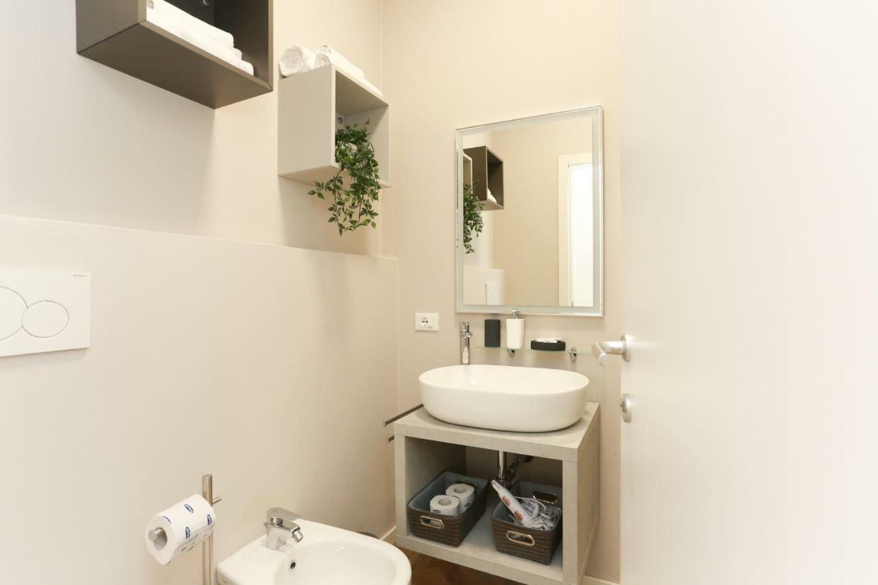 The Best Rent - Modern Apartment Near Bocconi University Milan Exterior photo